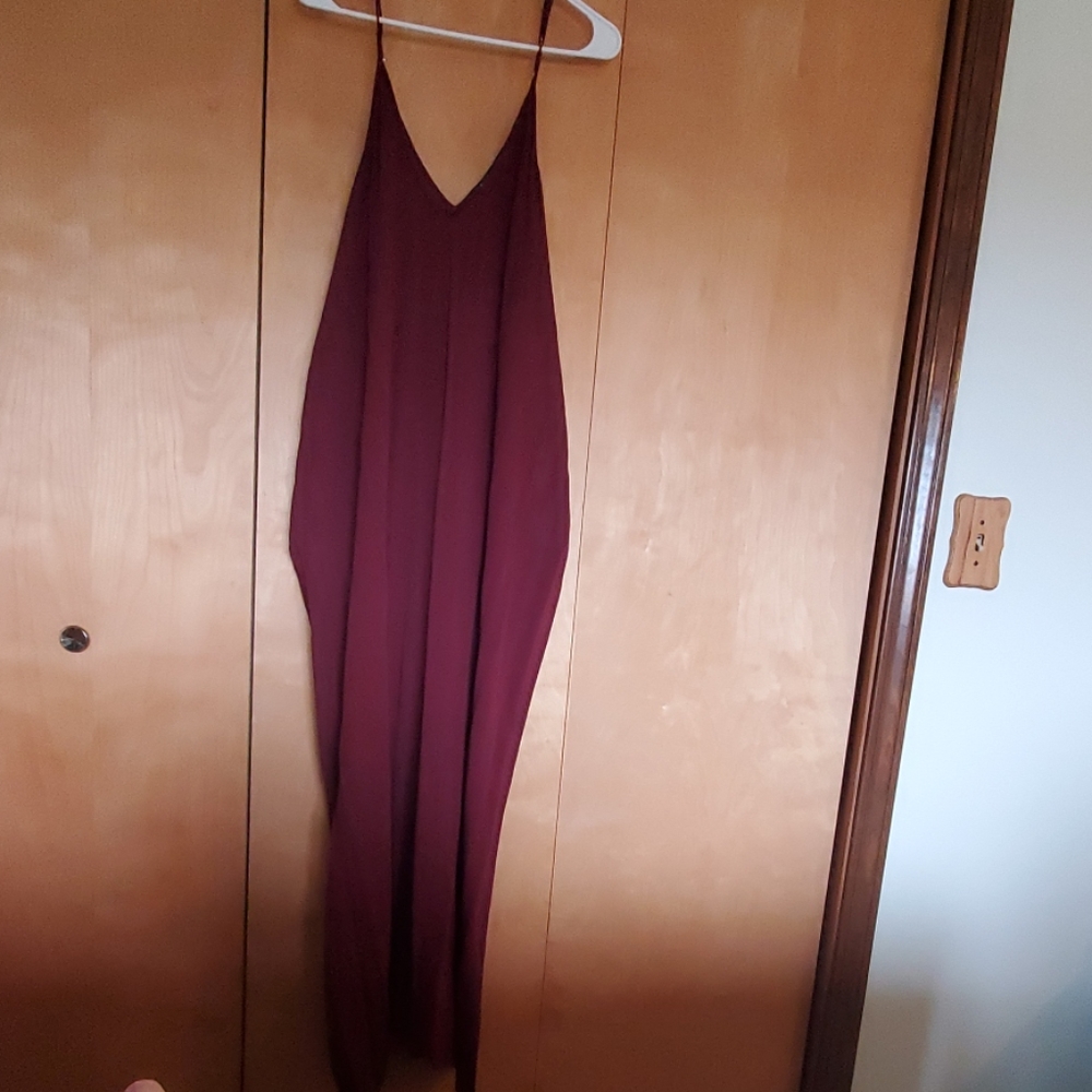 Maroon maxi dress with pockets